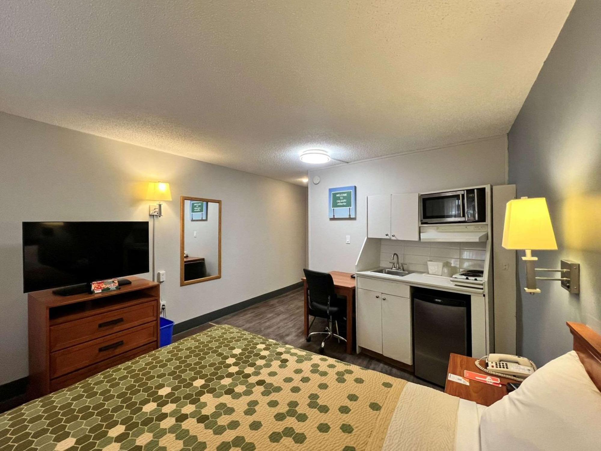 Econo Lodge Motel Village YYC Exterior foto